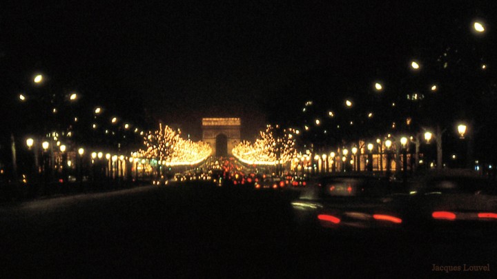Paris : éclairage des Champs-Elysées en 1971