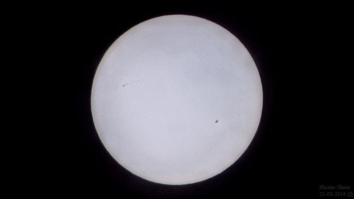 Quelques taches solaires en mars 2014