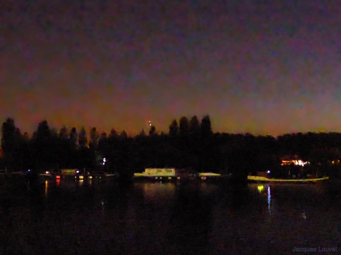 Vénus retrouve Jupiter un soir de pleine Lune