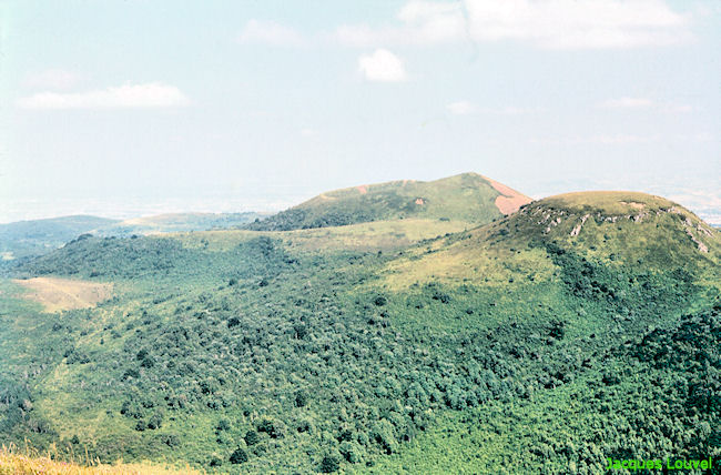Le puy de Pariou vu du puy de Come