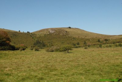 Auvergne. Chaîne des puys : le Petit-Suchet Chaîne des Puys : Le Petit Suchet (puy de l'Aumône)