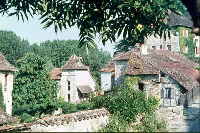 Carennac (Lot) : sous le petit pont