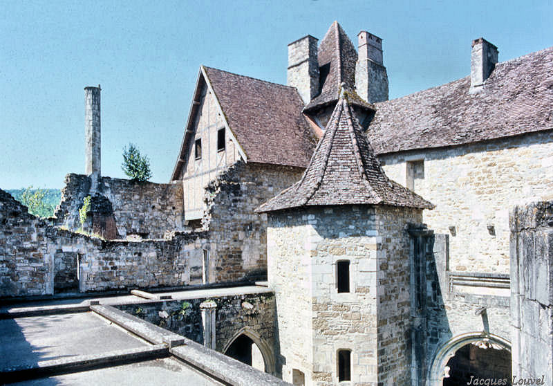 Carennac (Lot) : la tour de l'escalier du cloître en 1970