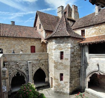 Carennac (Lot) : la tour de l'escalier du cloître
